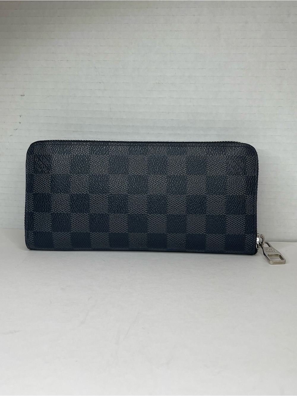 Louis Vuitton Damier Graphite canvas zippy wallet